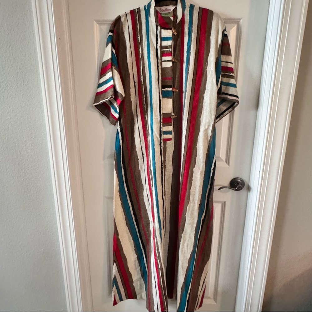 Vintage Evelyn Pearson lounge dress
